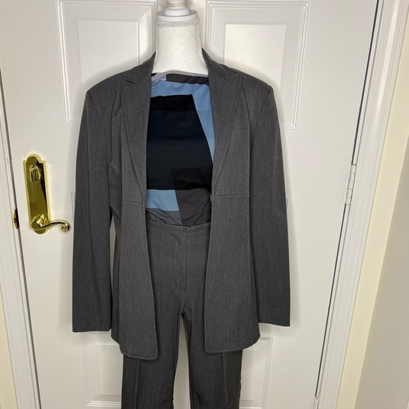 The Limited Gray 2 Piece Blazer & Slacks. EUC. Y2K. Size 8 - Picture 1 of 16